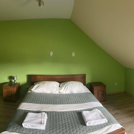 Gosciniec Na Stoku Pokoje 2,3,4 Osobowe, Cisza, Spokoj, Widok Na Stok Narciarski, Lasy, Laki Bobliwo Esterno foto