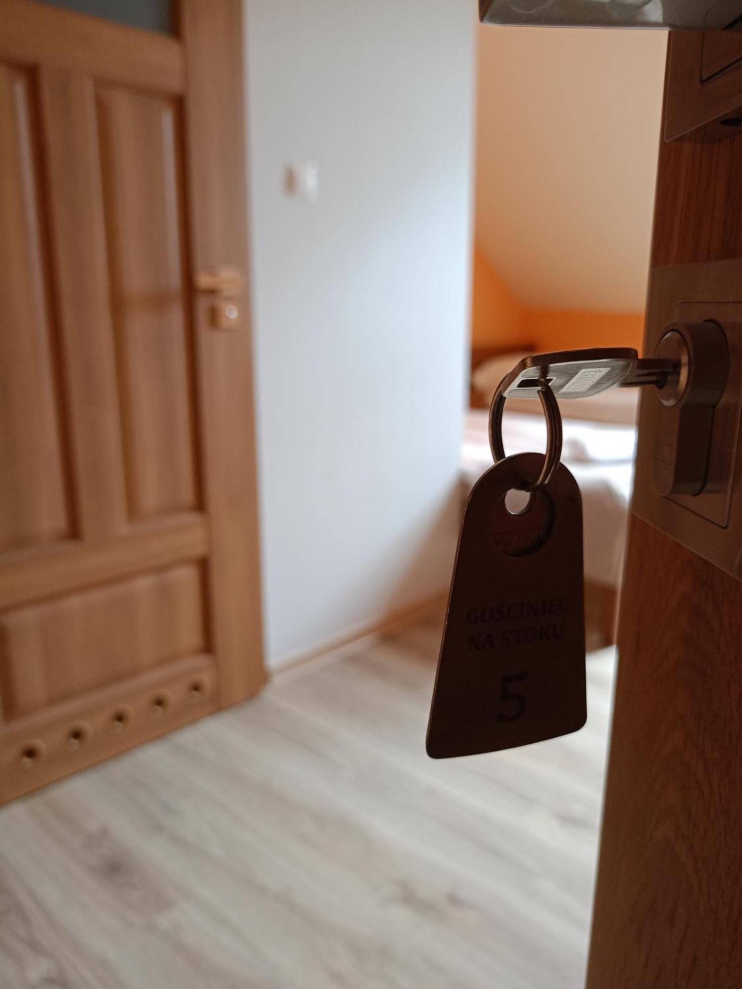 Gosciniec Na Stoku Pokoje 2,3,4 Osobowe, Cisza, Spokoj, Widok Na Stok Narciarski, Lasy, Laki Bobliwo Esterno foto